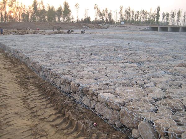 三拧石笼网 - 安平县全华丝网制品有限公司图片3